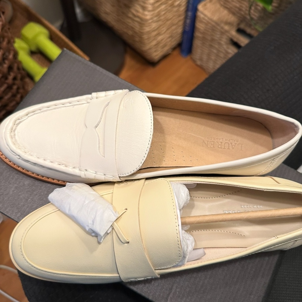 Kenneth Cole NY Lyra Tassel Leather Slip On Classic Loafers Cream NEW Size 8